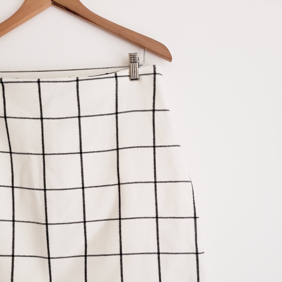 SOLD H&M Plaid Skirt - Picture 4 of 7